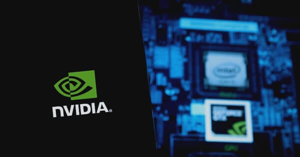 NVIDIA GeForce ajoute maintenant 15 jeux en mars incluant le désert de Crimson